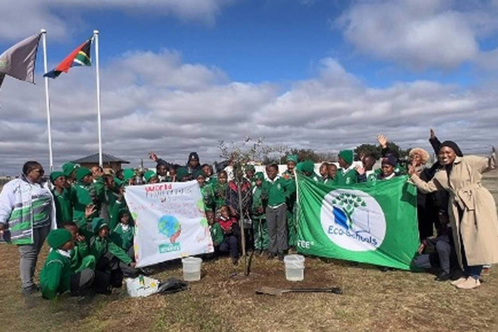 Bekezela Primary School and Nelson Mandela Primary School – World Environment Day group
